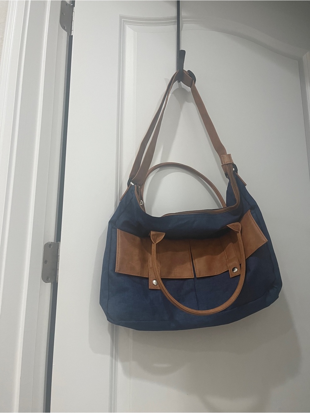Purse - Picture 2 of 16